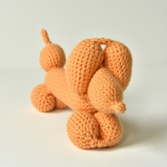 Balloon Wiener Dog amigurumi pattern - Amigurumi.com