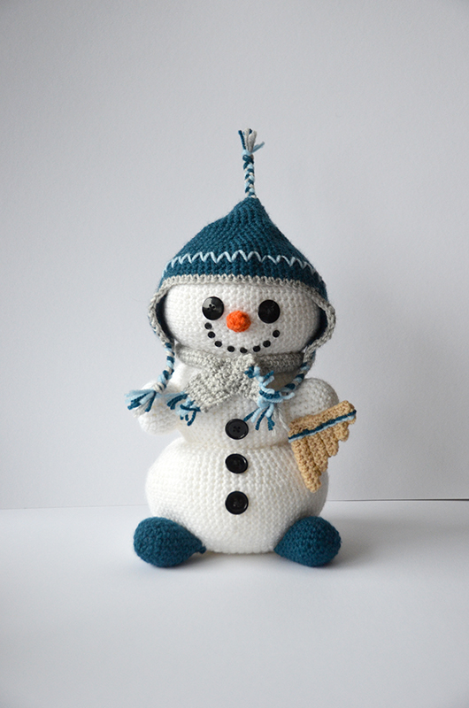 Peruvian Snowman amigurumi pattern - Amigurumi.com