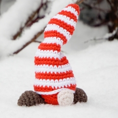 Shy Christmas gnome amigurumi by Marika Uustare