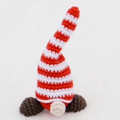 Shy Christmas gnome amigurumi pattern by Marika Uustare