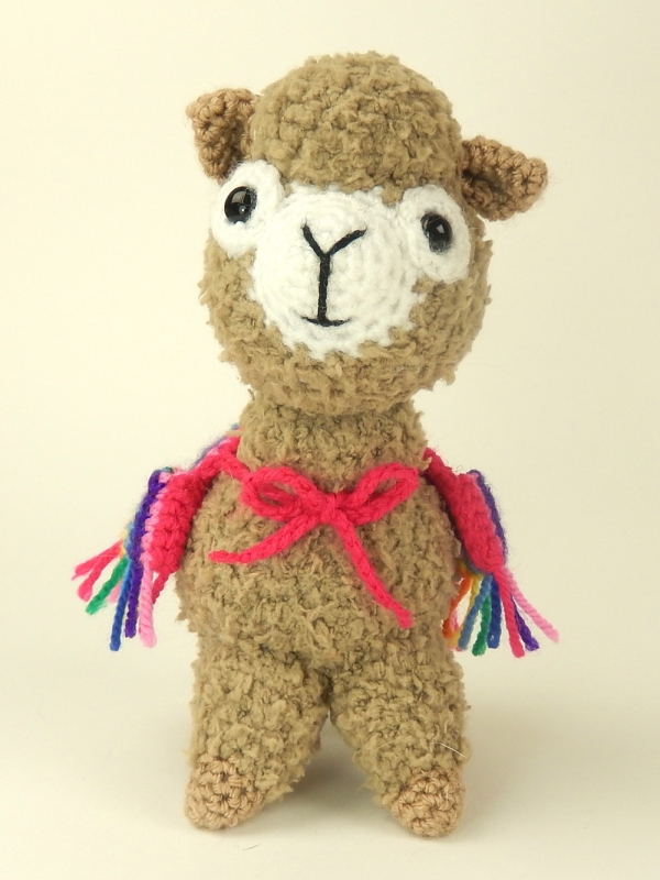 Alicia the Alpaca amigurumi pattern - Amigurumi.com