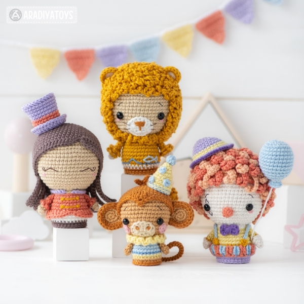 Circus Minis ('AradiyaToys Minis') amigurumi pattern - Amigurumi.com