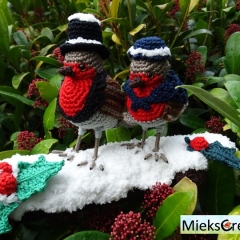 Robins in the snow amigurumi pattern by MieksCreaties