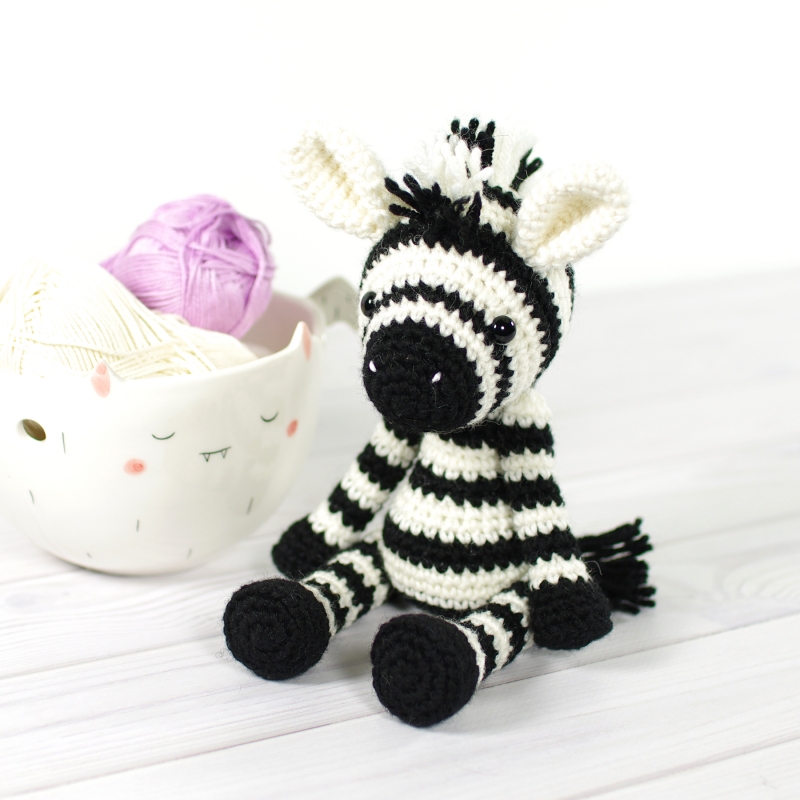 Small Zebra amigurumi pattern - Amigurumi.com