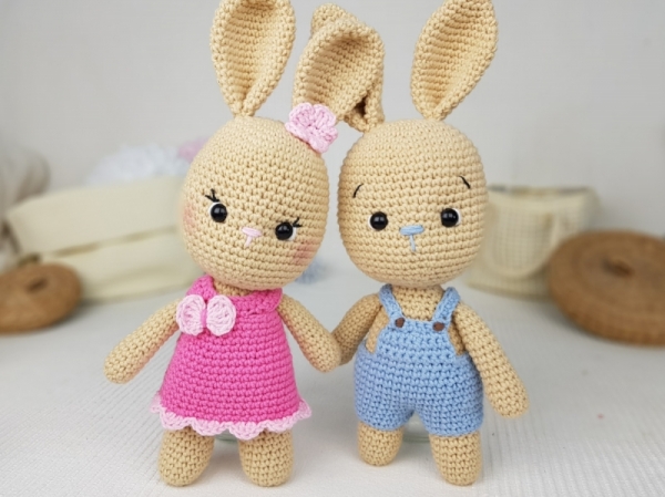 Mimmi and Tony the Bunnies in Love amigurumi pattern - Amigurumi.com