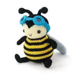 Zeno Bumble Bee amigurumi pattern by airali design