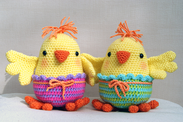 Chelsea and Charlie Chick amigurumi pattern - Amigurumi.com