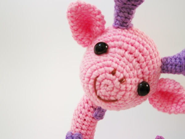 Gigi the Giraffe amigurumi pattern - Amigurumi.com