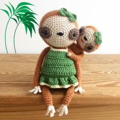 Elfie, the Desk Buddy amigurumi pattern 