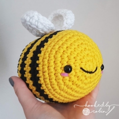 happy little chub-bee bumblebee