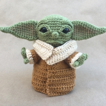 Baby Yoda amigurumi pattern - Amigurumi.com