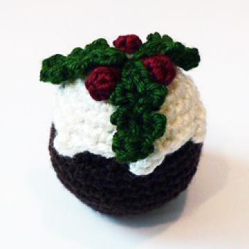 Free amigurumi Christmas pudding crochet pattern - Gathered