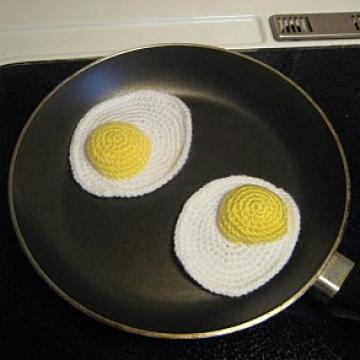 Fried Eggs amigurumi pattern