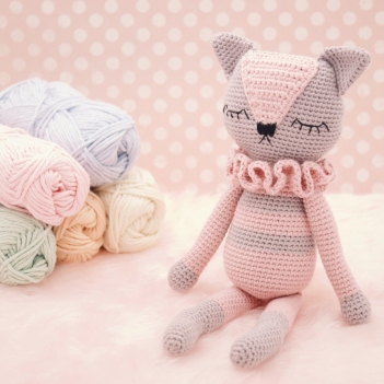 Sienna the Kitten amigurumi pattern by LittleAquaGirl