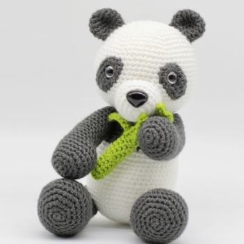 Boo the Panda amigurumi pattern by Hello Yellow Yarn