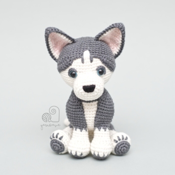 Hazel the Husky amigurumi pattern - Amigurumi.com