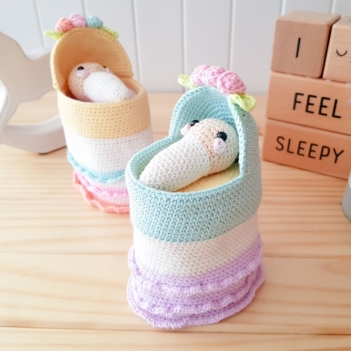 Set mini baby and his bassinet crochet amigurumi