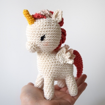 Penelope Pony amigurumi pattern - Amigurumi.com