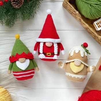 Set of 3 Christmas gnomes amigurumi pattern - Amigurumi.com
