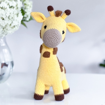 Kenya the giraffe amigurumi pattern by Handmade by Halime
