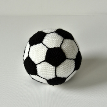 Football amigurumi pattern - Amigurumi.com