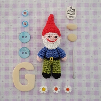 Miniature Garden Gnome amigurumi pattern by Muffa Miniatures