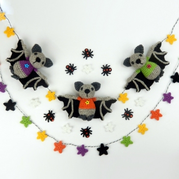 Halloween Bat Bunting amigurumi pattern by Janine Holmes at Moji-Moji Design