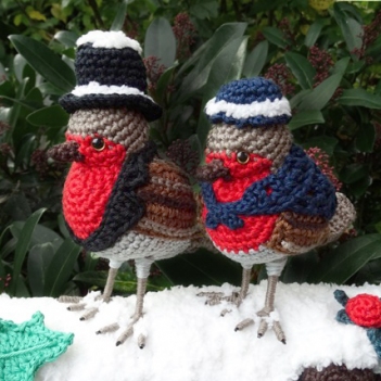 Robins in the snow amigurumi pattern by MieksCreaties