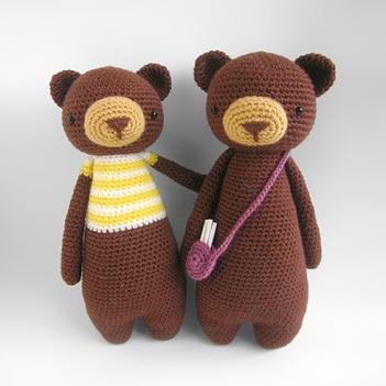 Tall bear with bag amigurumi pattern - Amigurumi.com