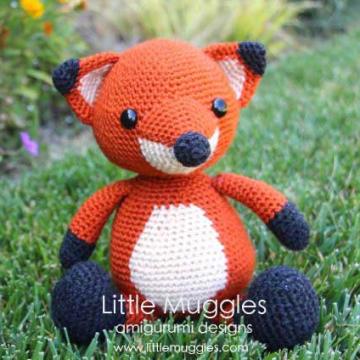 Chester the fox amigurumi pattern by Little Muggles
