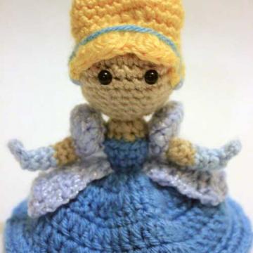 Cinderella doll amigurumi pattern by Sahrit