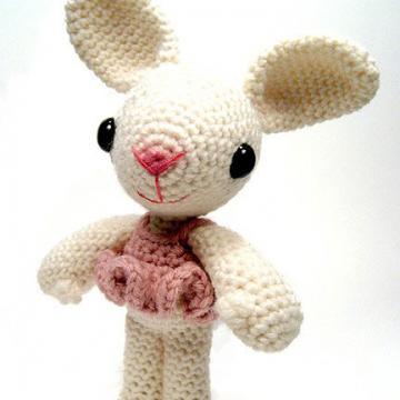 Penny the Rabbit amigurumi pattern by sarsel