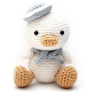 Lil Quack the Duck amigurumi pattern by Little Muggles