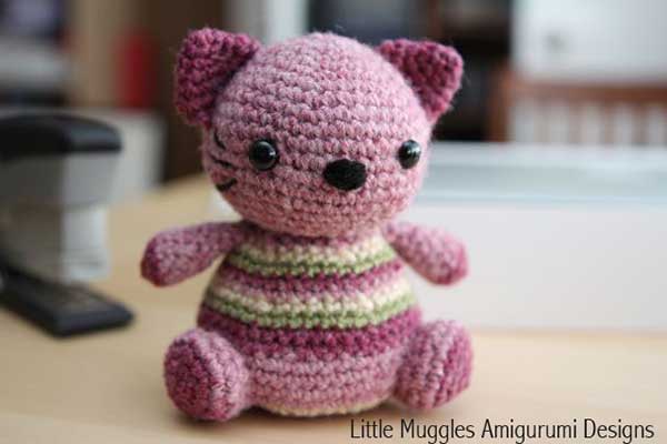 Violet Kitty - Free amigurumi pattern