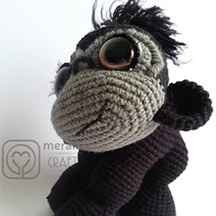Yuna the Gorilla amigurumi pattern by Meraki Craft Inc. 